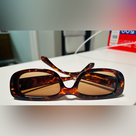 Hipster Tortoise Shell Sunnies - Picture 3 of 3